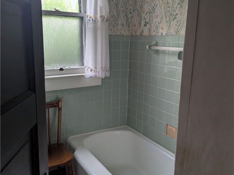 1903 Stewart Avenue , Cambridge, OH 43725 Photo 14