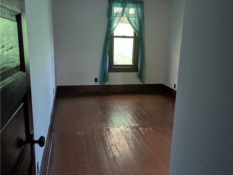 1903 Stewart Avenue , Cambridge, OH 43725 Photo 15
