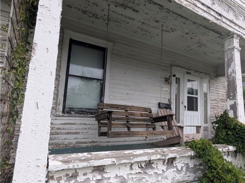 1903 Stewart Avenue , Cambridge, OH 43725 Photo 2
