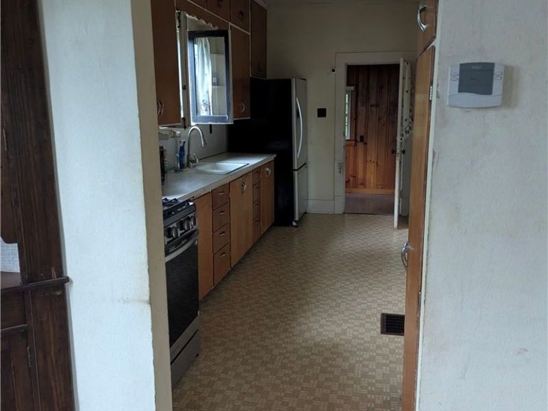 1903 Stewart Avenue , Cambridge, OH 43725 Photo 7