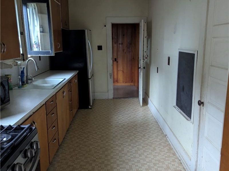1903 Stewart Avenue , Cambridge, OH 43725 Photo 8