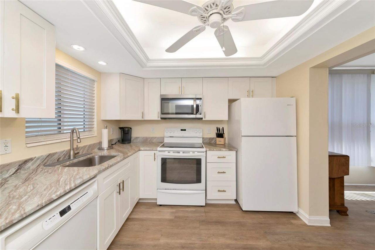 4202 Schwalbe Drive, Unit 89, Sarasota, FL 34235 Photo