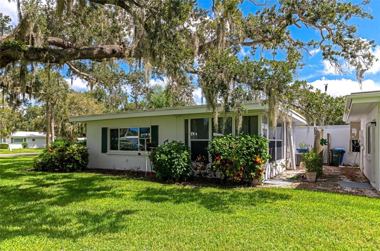 4202 Schwalbe Drive, Unit 89, Sarasota, FL 34235 Photo