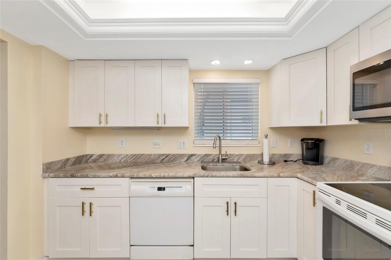 4202 Schwalbe Drive, Unit 89, Sarasota, FL 34235 Photo