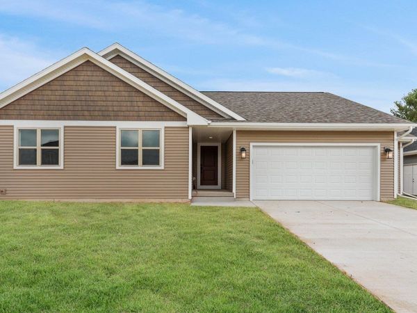 368 Dahlia Drive, Stoughton, WI 53589