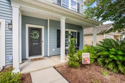 1005 Victoria Pointe Lane photo 4