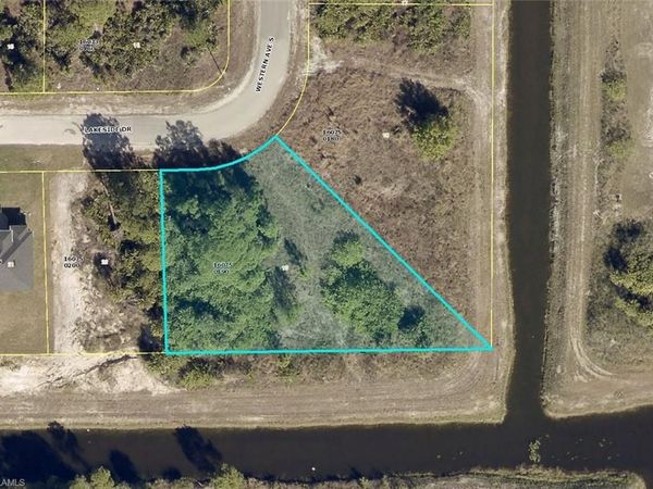 1032 Lakeside DR , LEHIGH ACRES, FL 33974