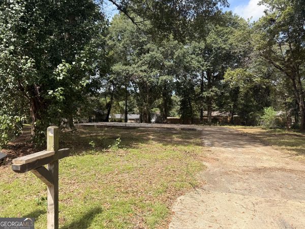 414 N Lake Drive, Perry, GA 31069