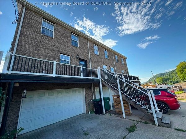 8 Rio Vista Lane, Bancroft, WV 25011