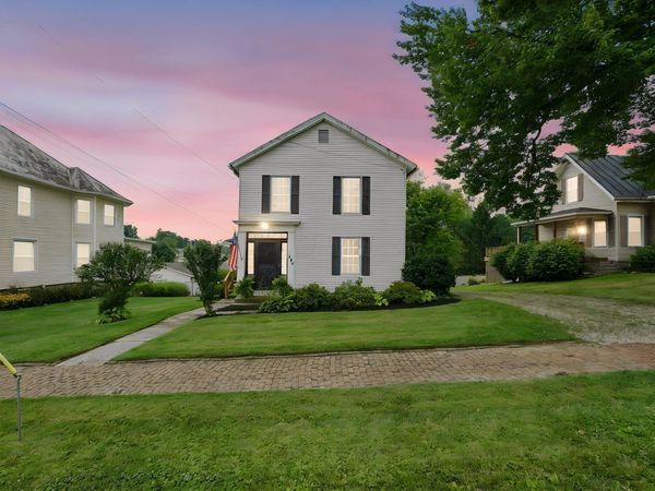 107 W Sandusky Street , Fredericktown, OH 43019