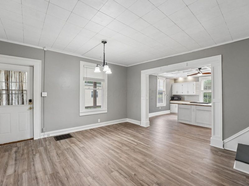 107 W Sandusky Street, Fredericktown, OH 43019 Photo 10