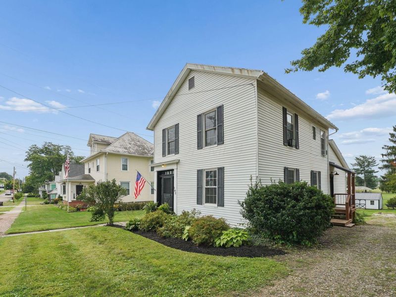 107 W Sandusky Street, Fredericktown, OH 43019 Photo 4