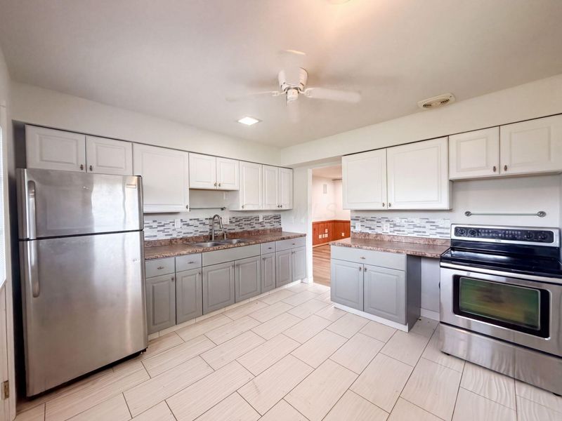 2221 Myrtle Avenue , Columbus, OH 43211 Photo 2