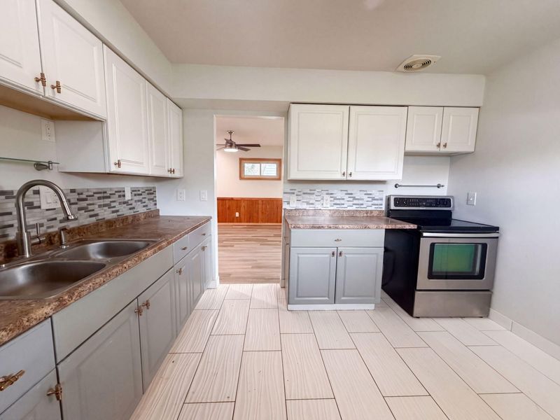 2221 Myrtle Avenue , Columbus, OH 43211 Photo 7