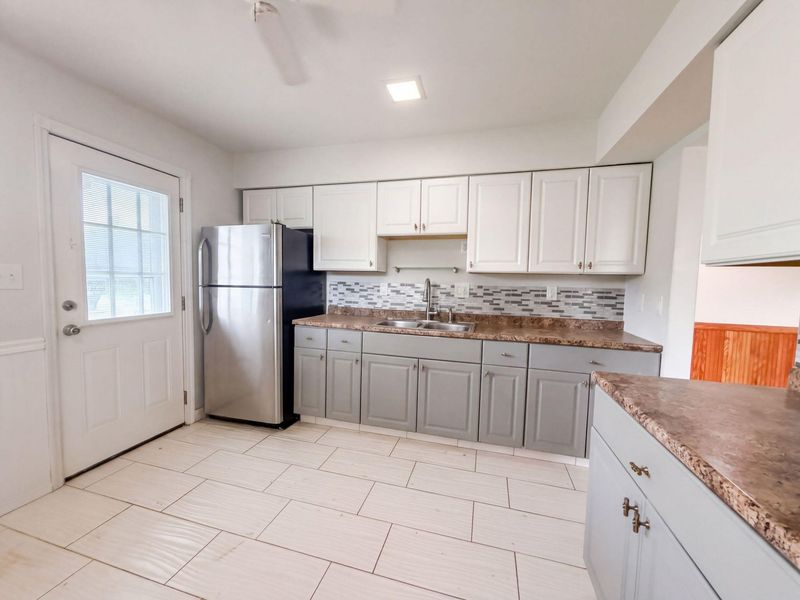 2221 Myrtle Avenue , Columbus, OH 43211 Photo 9