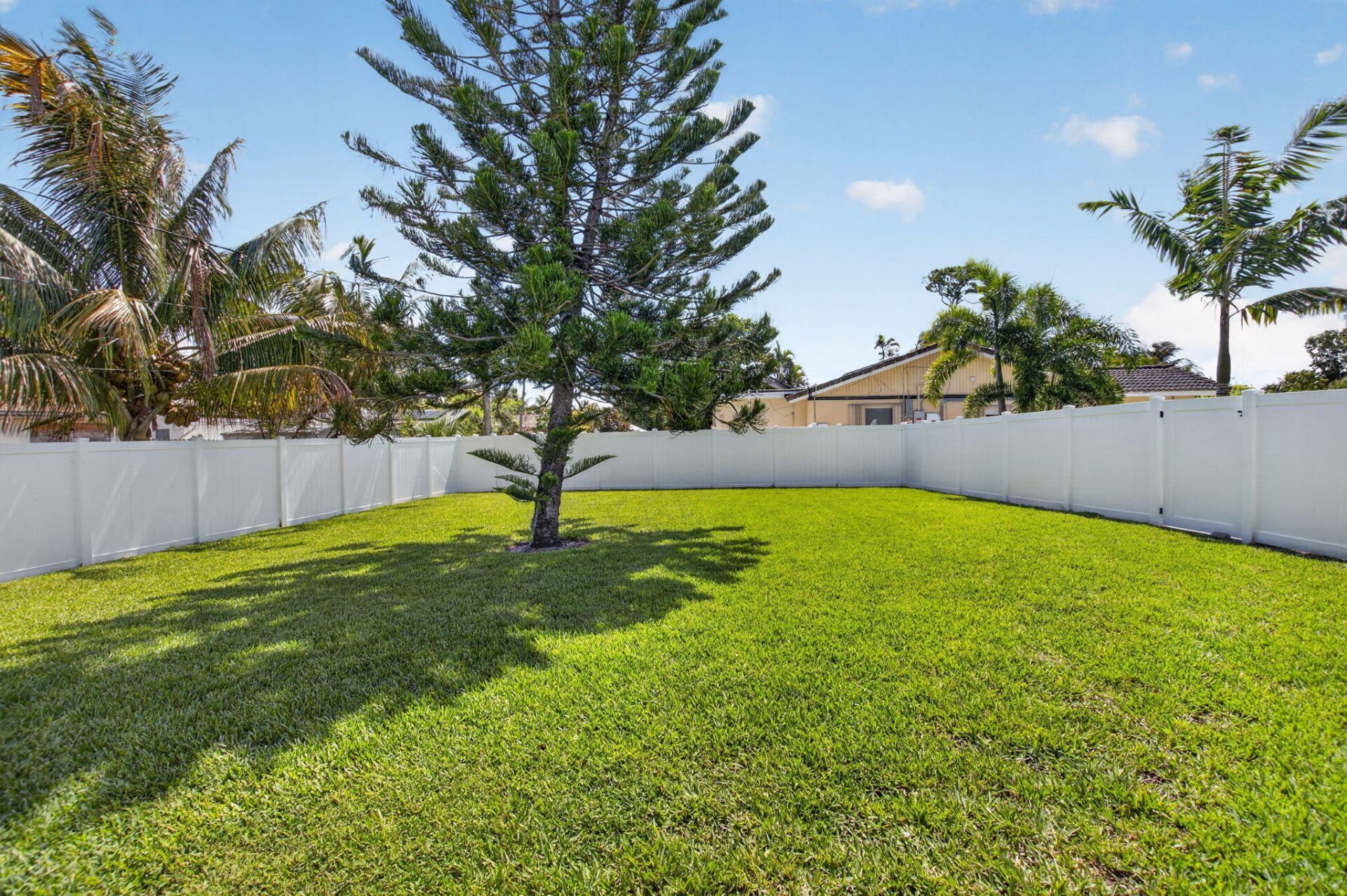 135 SE 28th Court, Boynton Beach, FL 33435 Photo