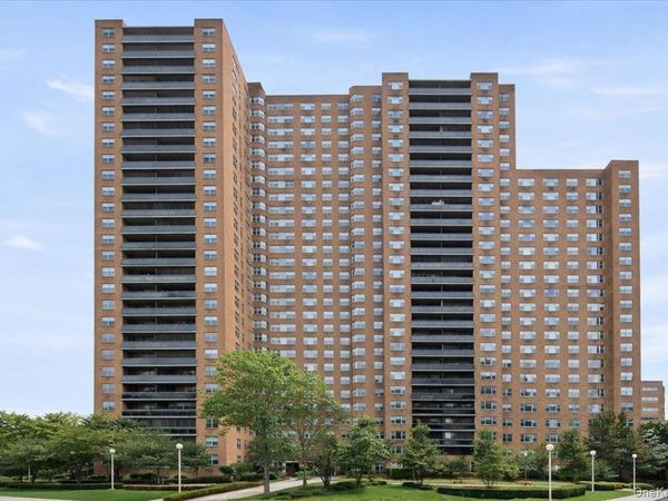 70-25 Yellowstone Boulevard , Unit 4B, Forest Hills, NY 11375