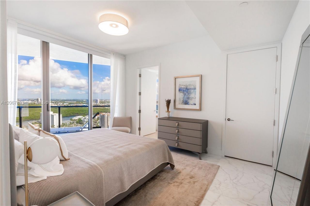 15701 Collins Ave , Unit 3005, Sunny Isles Beach, FL 33160 Photo