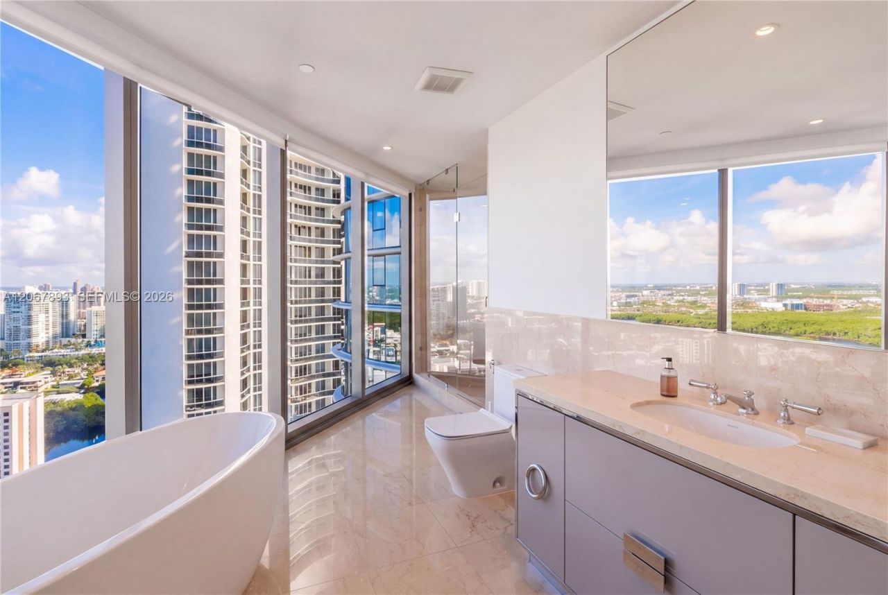 15701 Collins Ave , Unit 3005, Sunny Isles Beach, FL 33160 Photo