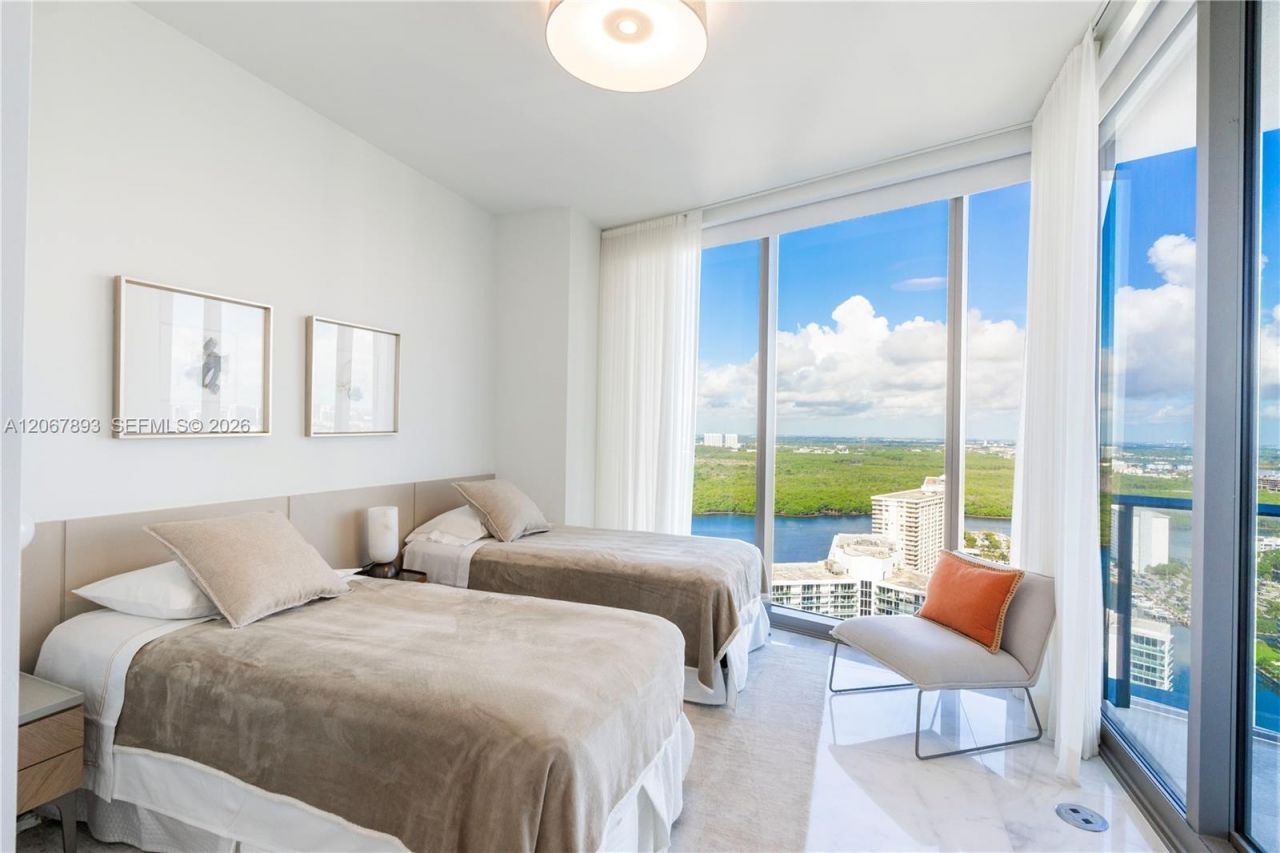 15701 Collins Ave , Unit 3005, Sunny Isles Beach, FL 33160 Photo