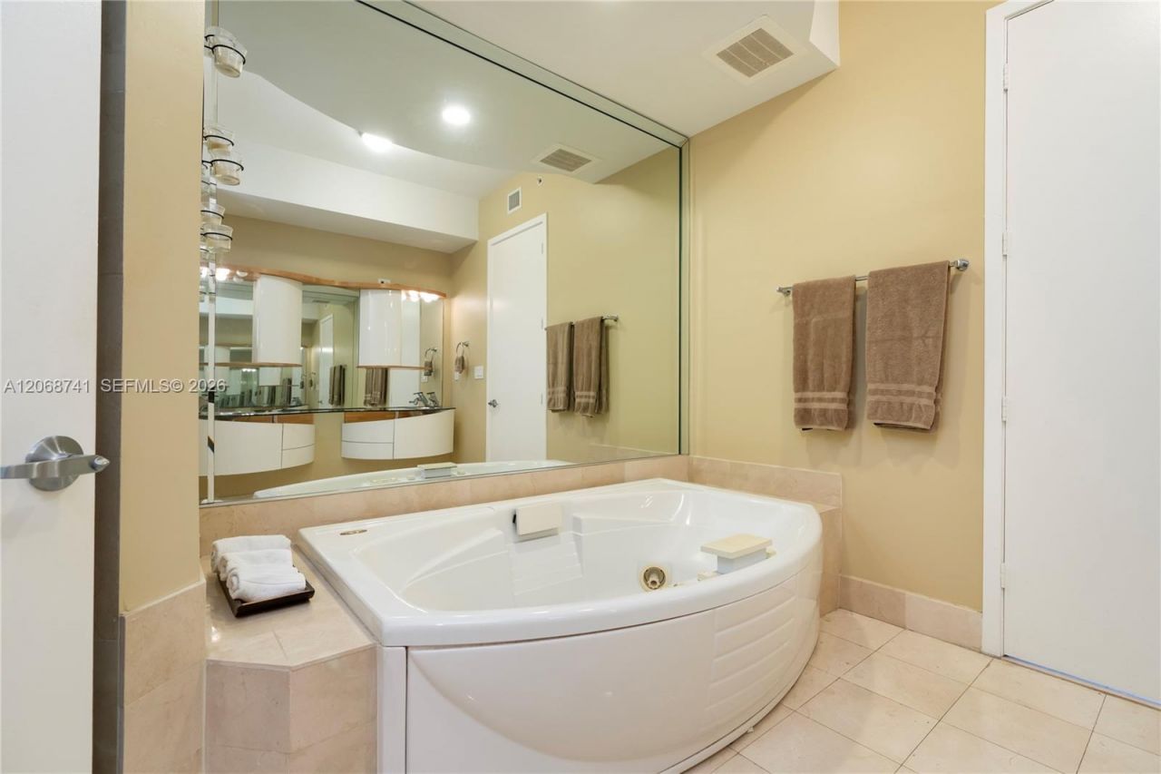 18101 Collins Ave , Unit 503, Sunny Isles Beach, FL 33160 Photo