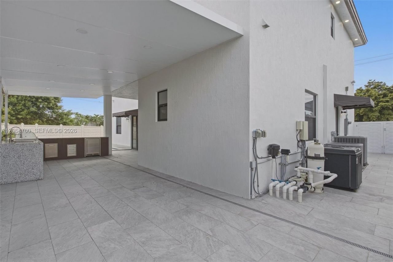 13331 SW 41st St , Miami, FL 33175 Photo