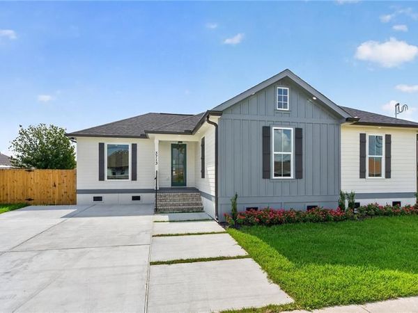 3713 VENTURA Park , Chalmette, LA 70043