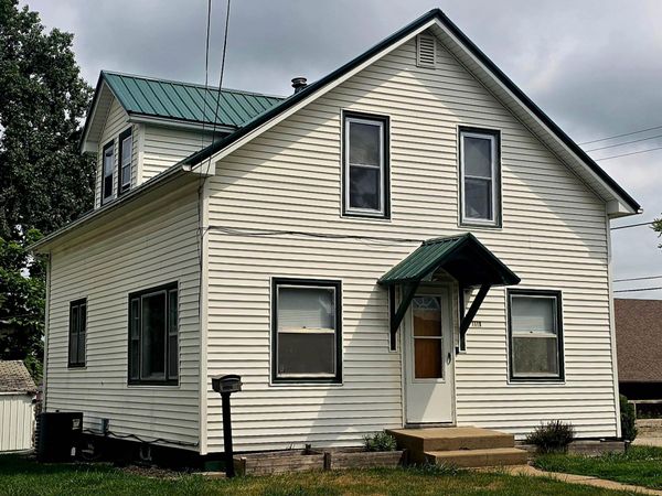1119 2Nd Avenue E, Oskaloosa, IA 52577