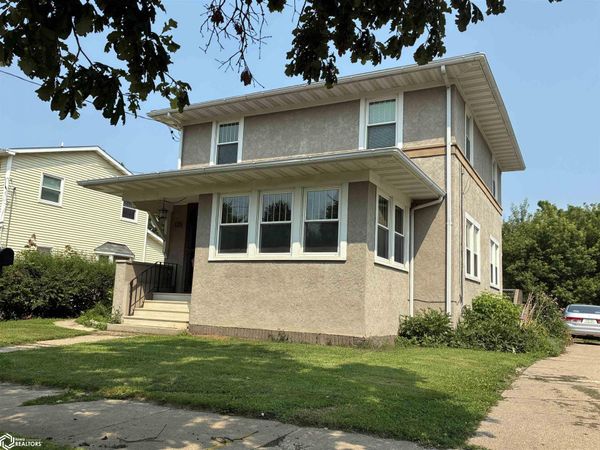 125 S Jackson Avenue, Mason City, IA 50401