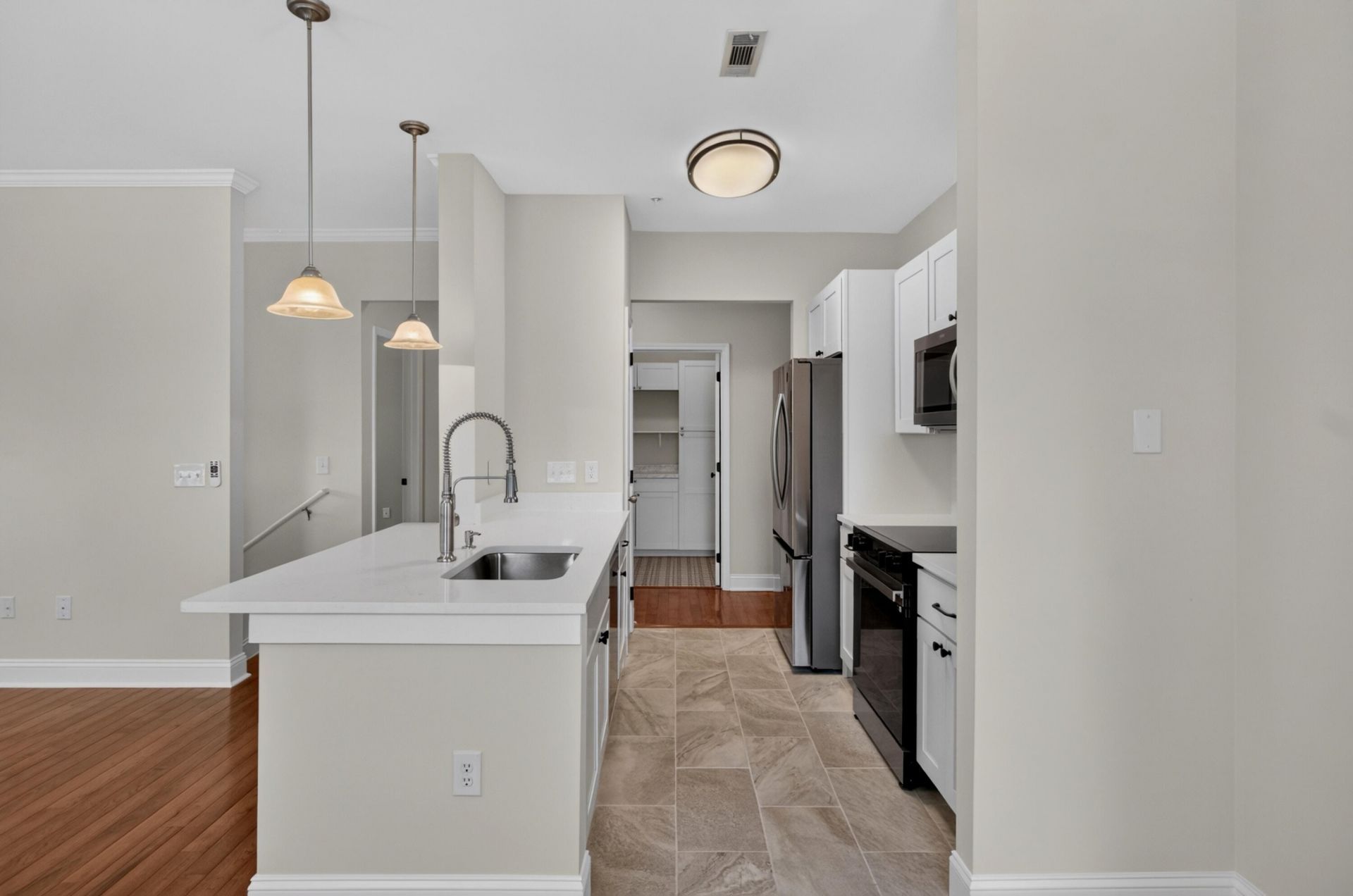 1225 Blakeway Street Photo 6