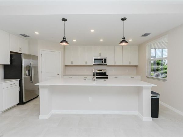 5668 MELBOURNE CT , Unit 7911, AVE MARIA, FL 34142