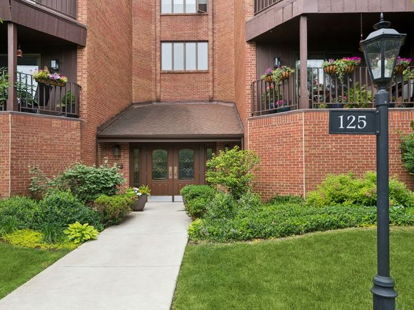125 Boardwalk Place , Unit 201, Park Ridge, IL 60068