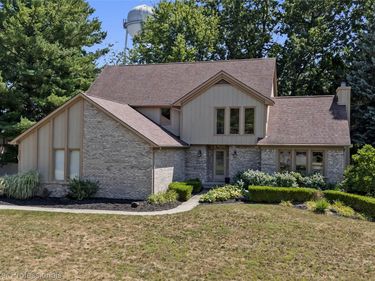 2385 Avondale Street W, Sylvan Lake, Mi 48320