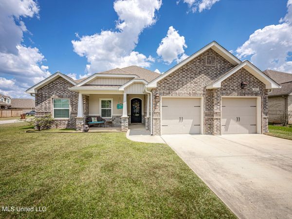 3032 Rue Michelle , D'Iberville, MS 39540