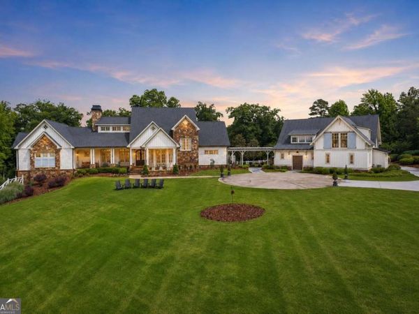 525 N River Road NE, Rome, GA 30161