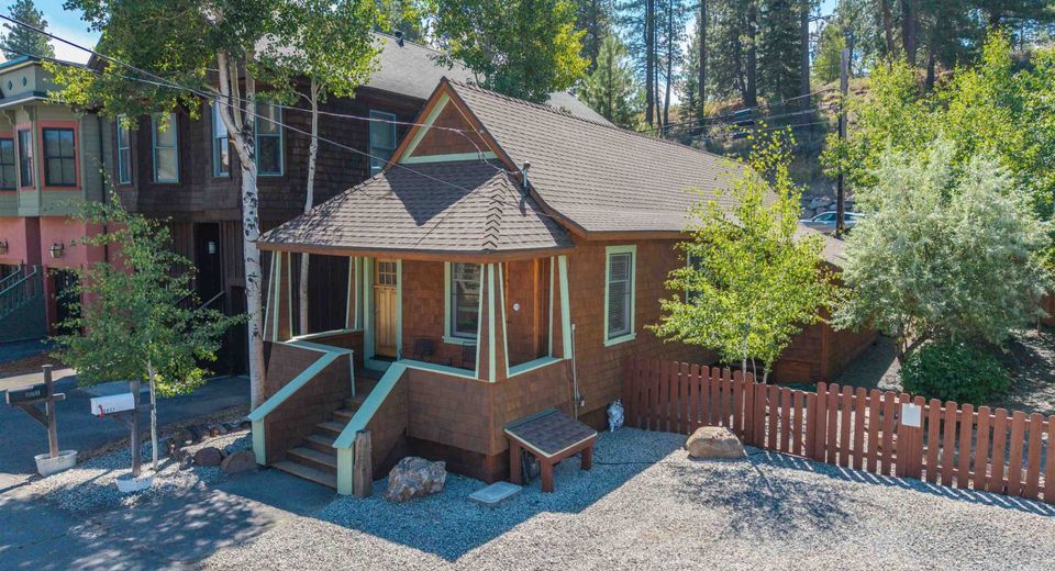 10037 Southeast River Street, Truckee, CA 96161 Photo