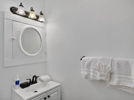 10037 Southeast River Street, Truckee, CA 96161 Photo