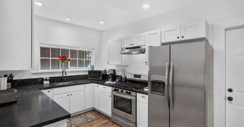 10037 Southeast River Street, Truckee, CA 96161 Photo