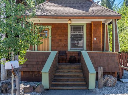 10037 Southeast River Street, Truckee, CA 96161 Photo