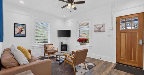 10037 Southeast River Street, Truckee, CA 96161 Photo