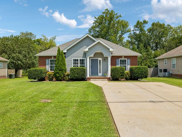 6016 Legacy Dr , Springfield, TN 37172