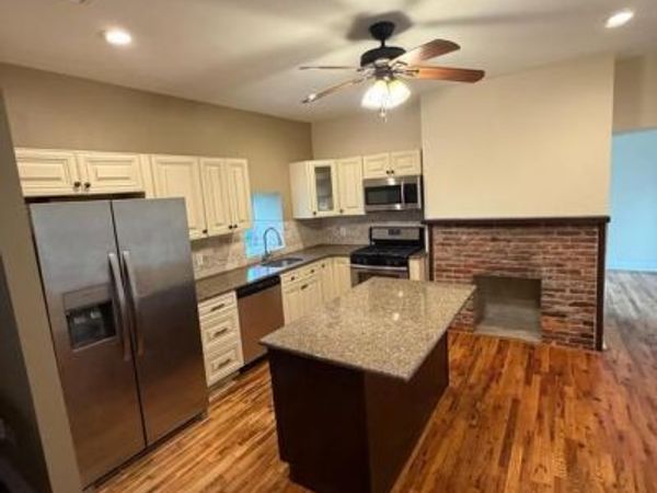 10 WOODMONT ROAD , CONSHOHOCKEN, PA 19428