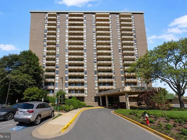 1800 OLD MEADOW ROAD, Unit 920, MCLEAN, VA 22102
