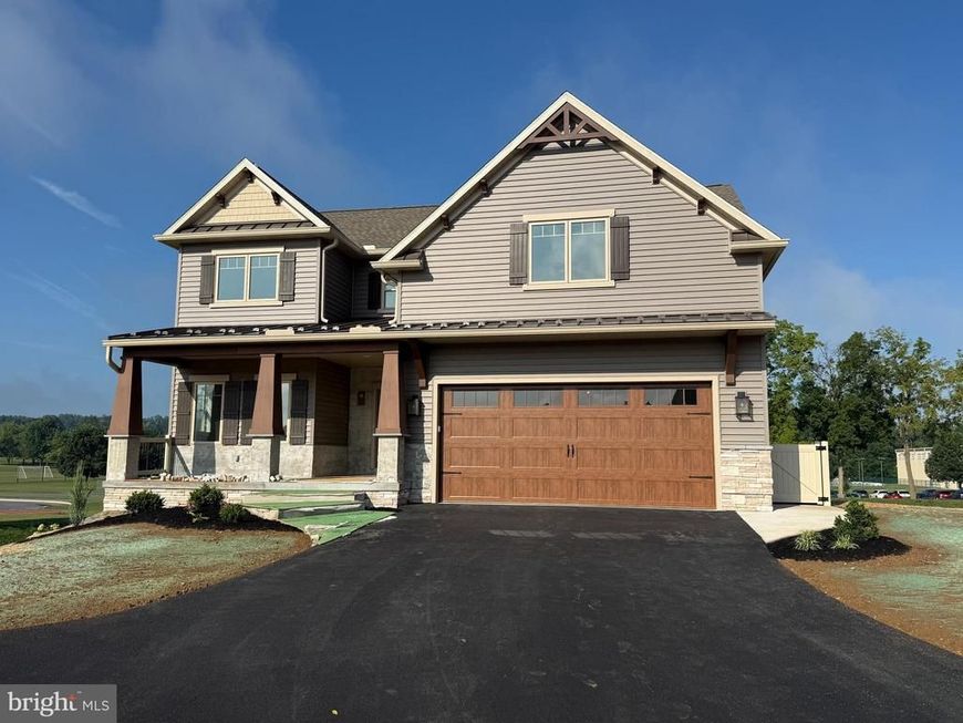 233 Parkside Place, Lancaster, PA 17602 Main Photo