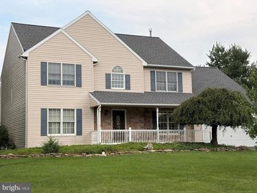 2195 MARTIN DRIVE, GILBERTSVILLE, PA 19525
