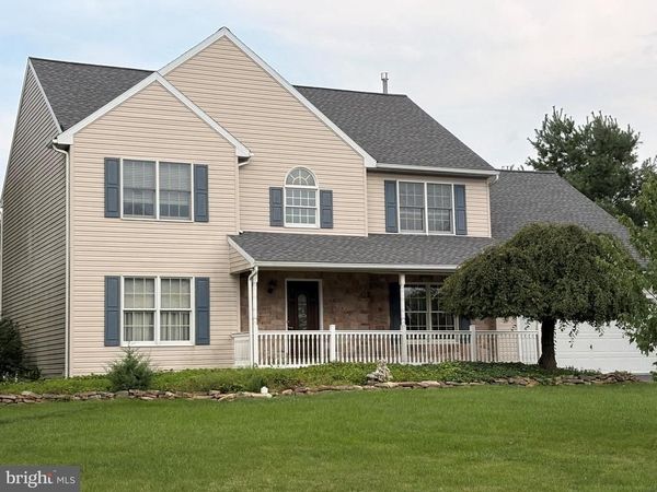 2195 MARTIN DRIVE, GILBERTSVILLE, PA 19525