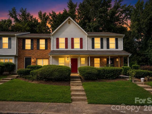 6216 Windsor Gate Lane, Charlotte, NC 28215