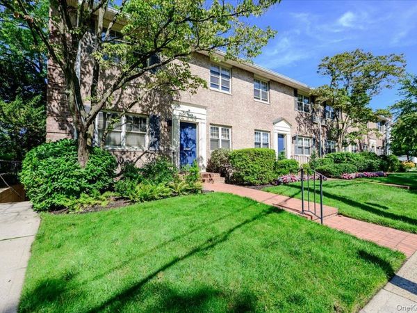 2 N Lewis Place, Unit 1.4B, Rockville Centre, NY 11570