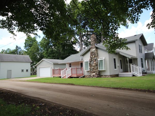 208 S Michigan Avenue, Vicksburg, MI 49097