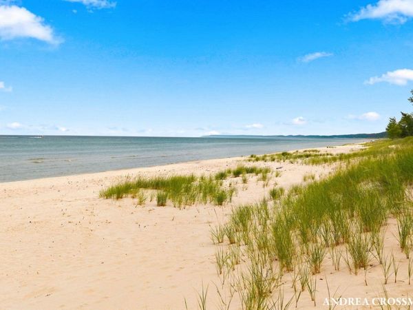 5045 N Ridge Road, Pentwater, MI 49449